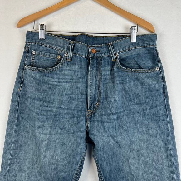 Levis 505 Jeans Mens 36x30 Blue Regular Straight Mid Rise Medium Wash Denim - Picture 2 of 10
